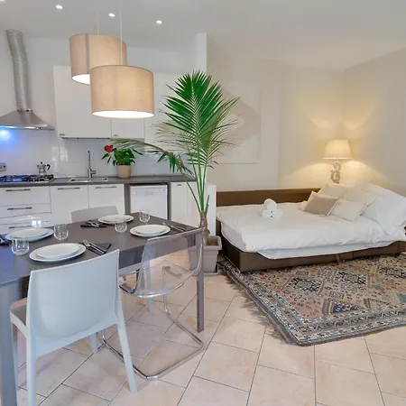 San Michele Center - 90m2 2 Minutes To Piazza Unita D Italia Appartement *