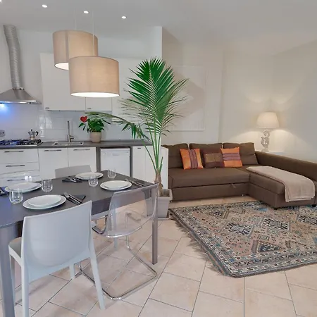 San Michele Center - 90m2 2 Minutes To Piazza Unita D Italia Апартаменты Триест